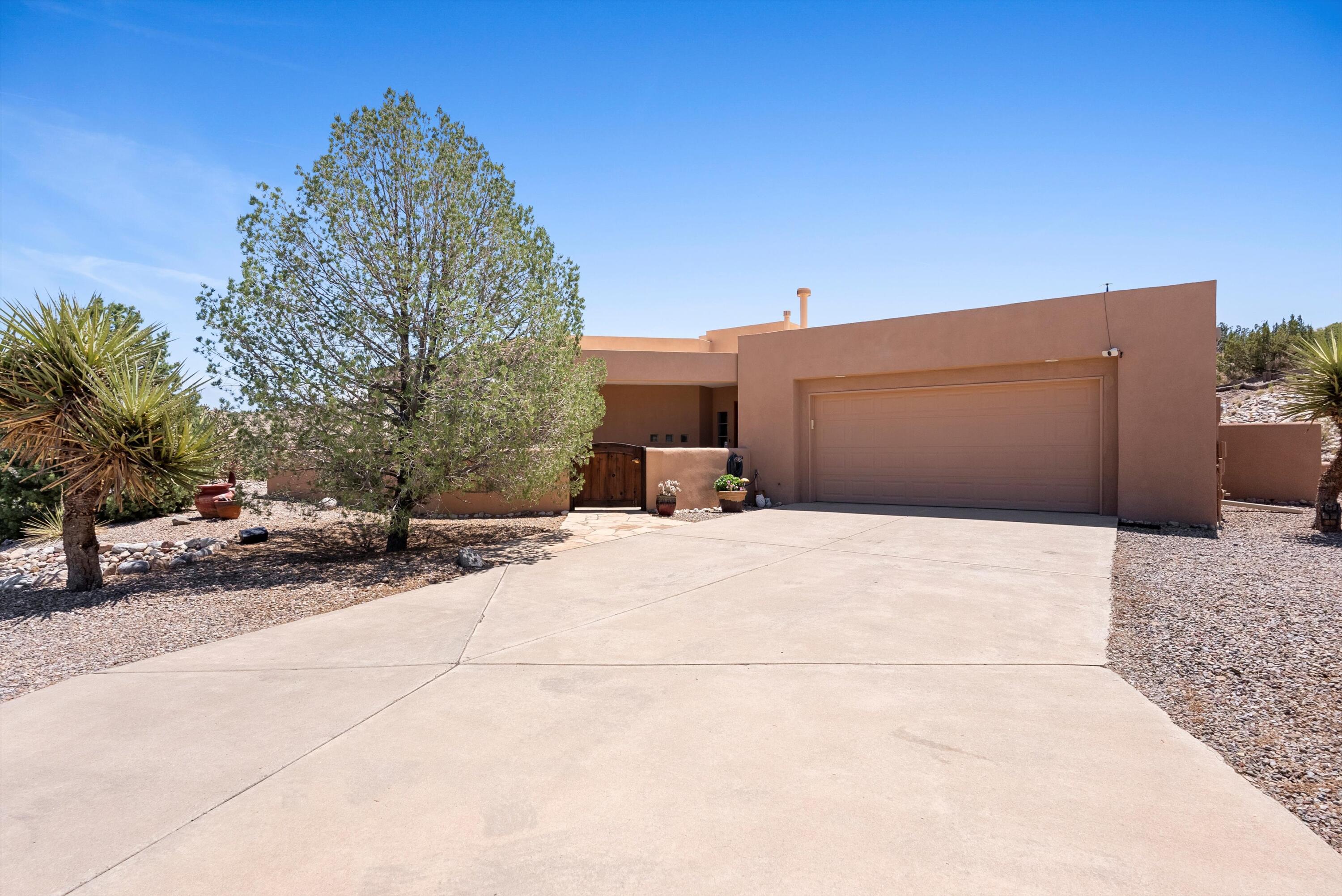 3 SEASONS Circle - Main Image