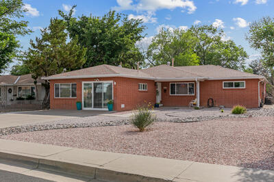 2717 MESILLA Street NE, Albuquerque