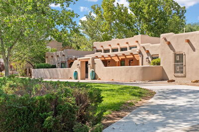 1019 CAMINO RANCHITOS Road NW, Albuquerque