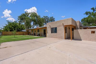 2105 COE Road SW, Albuquerque