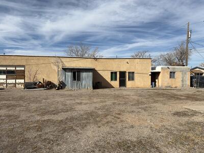 16 Phoenix Avenue NW, Albuquerque 