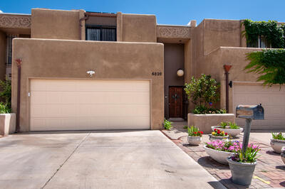 6820 LOS TRECHOS Court NE, Albuquerque