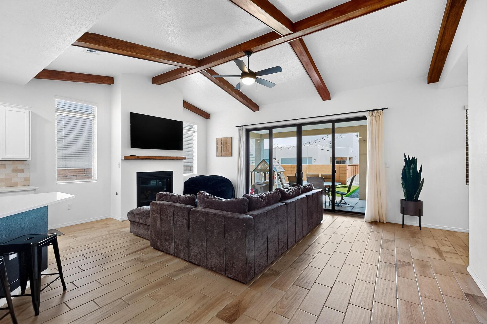 6032 NAUMAN Drive SE - Main Image