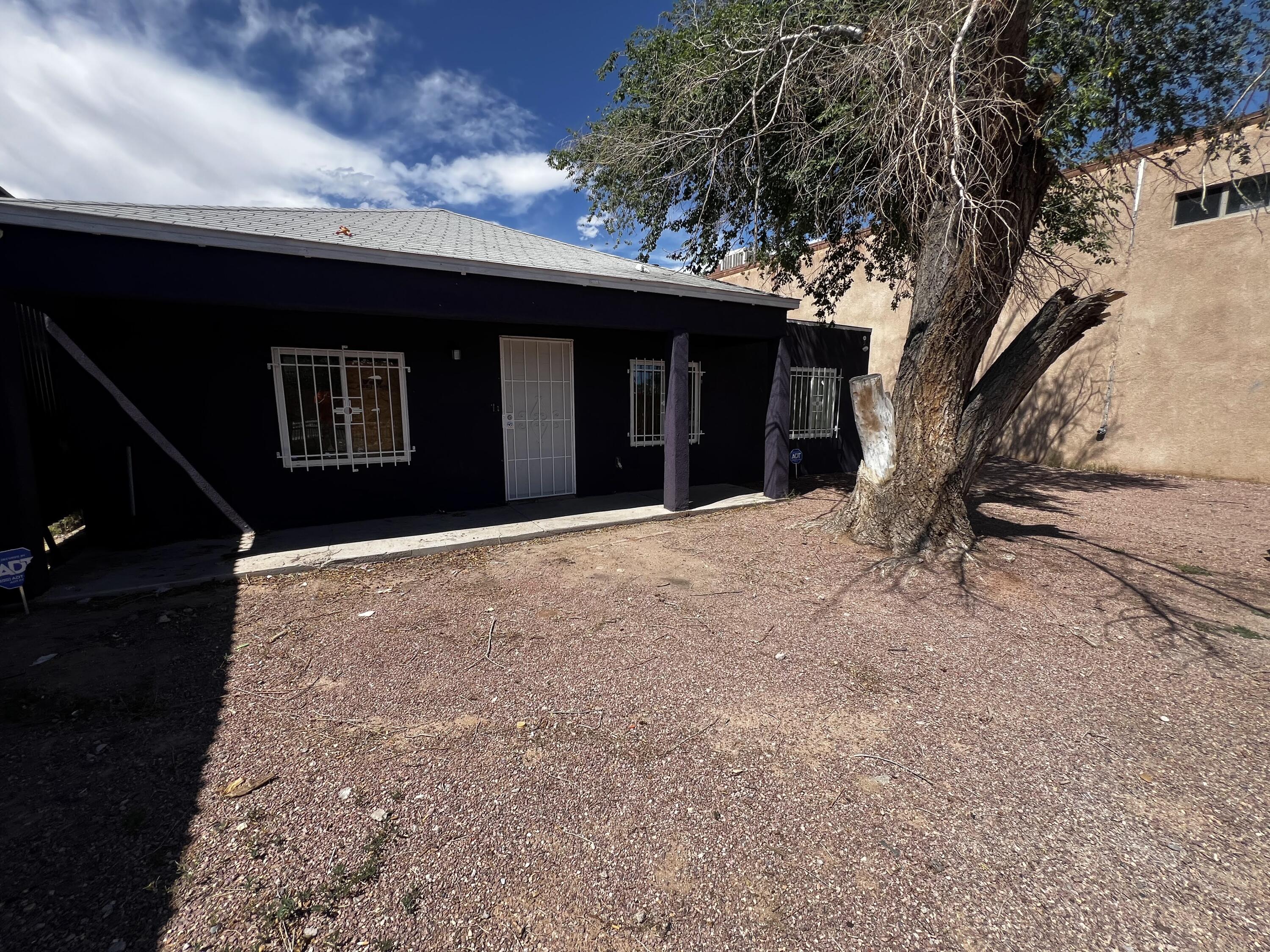 6913 ACOMA Road SE - Main Image