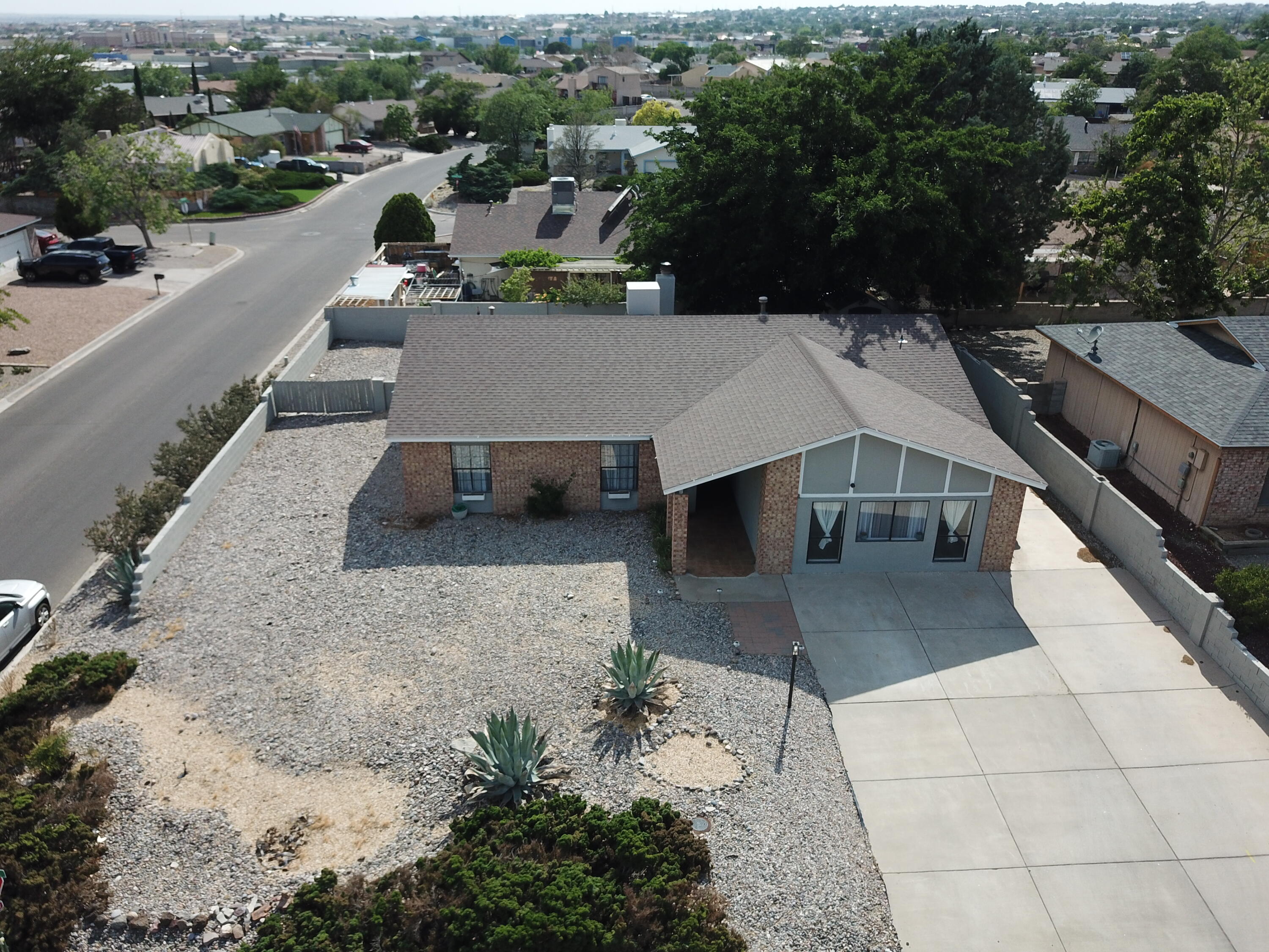 803 WESTERN HILLS Drive SE - Main Image