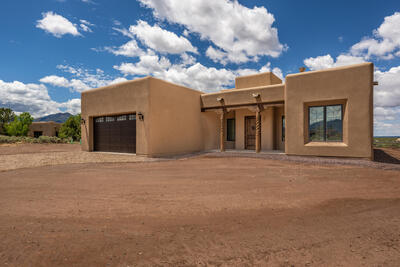 1 Mesa Encantada Avenue, Ranchos de Taos 