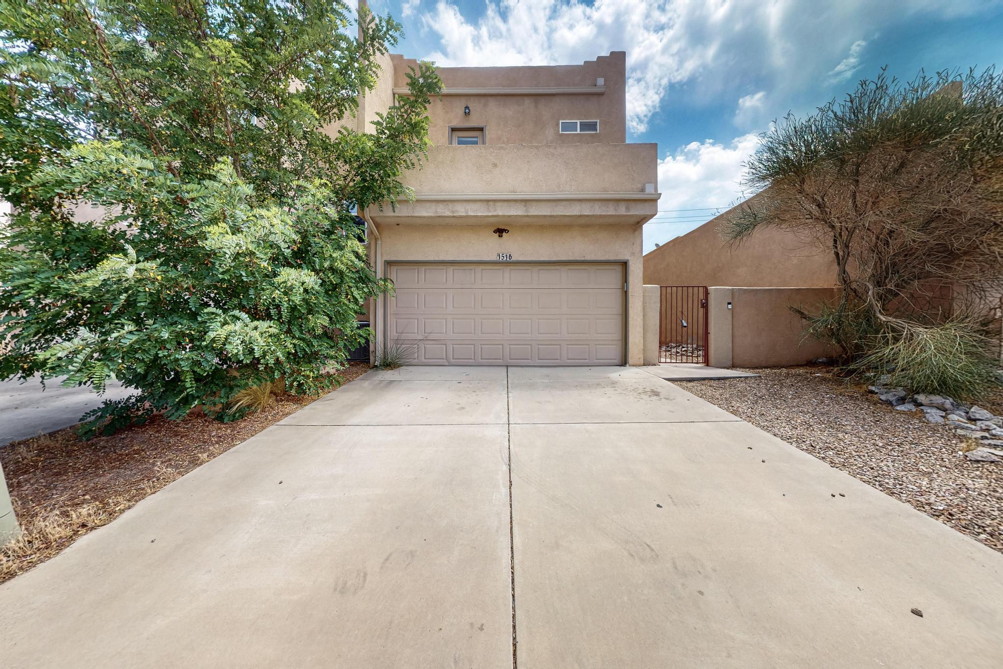 1516 OCEAN BREEZE Drive NE - Main Image