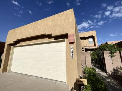 2108 NAVAJO WILLOW Drive NE, Albuquerque