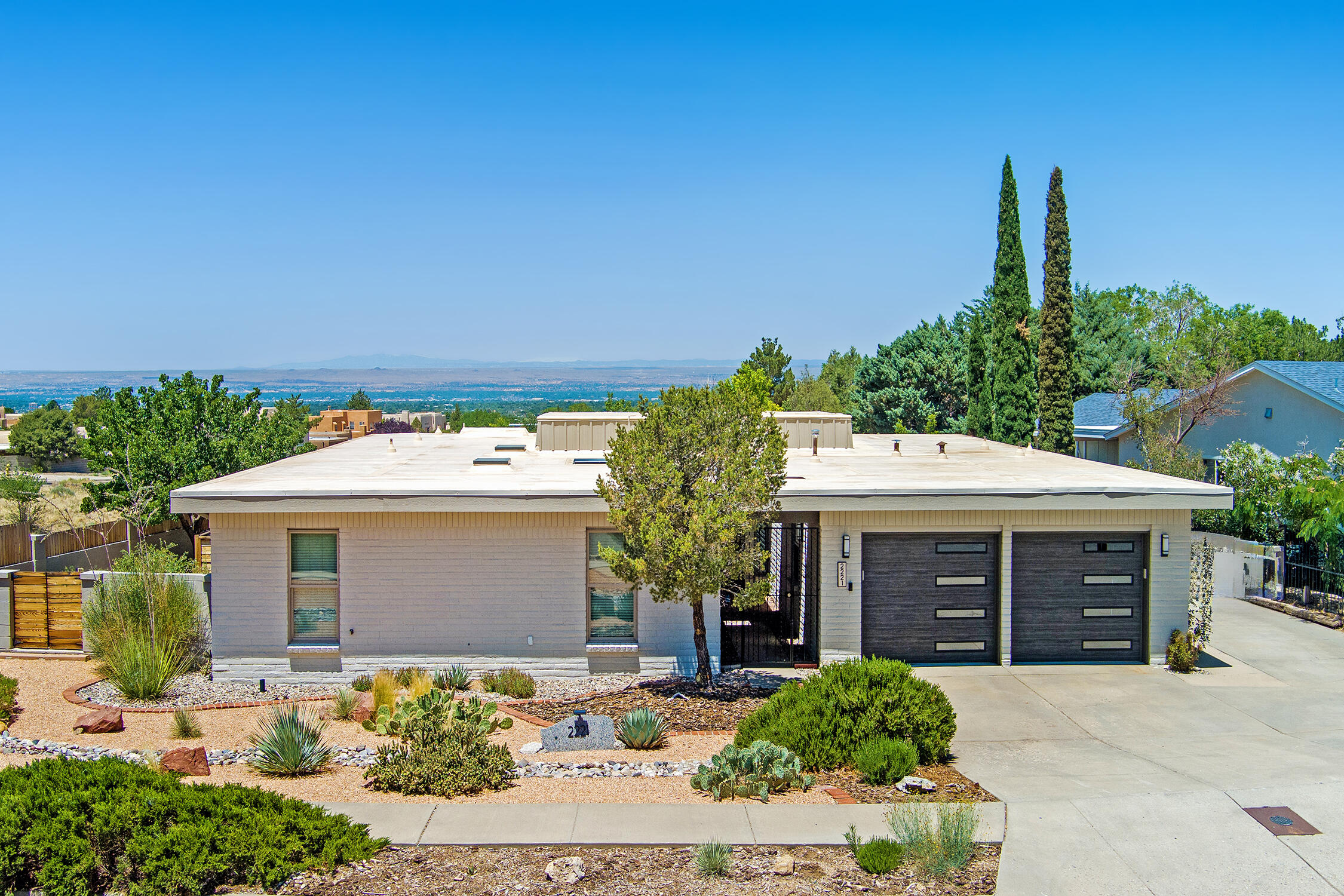 2221 PUNTA DE VISTA Drive NE - Main Image