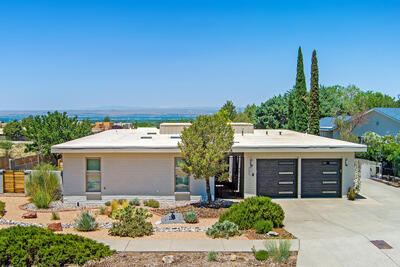 2221 PUNTA DE VISTA Drive NE, Albuquerque