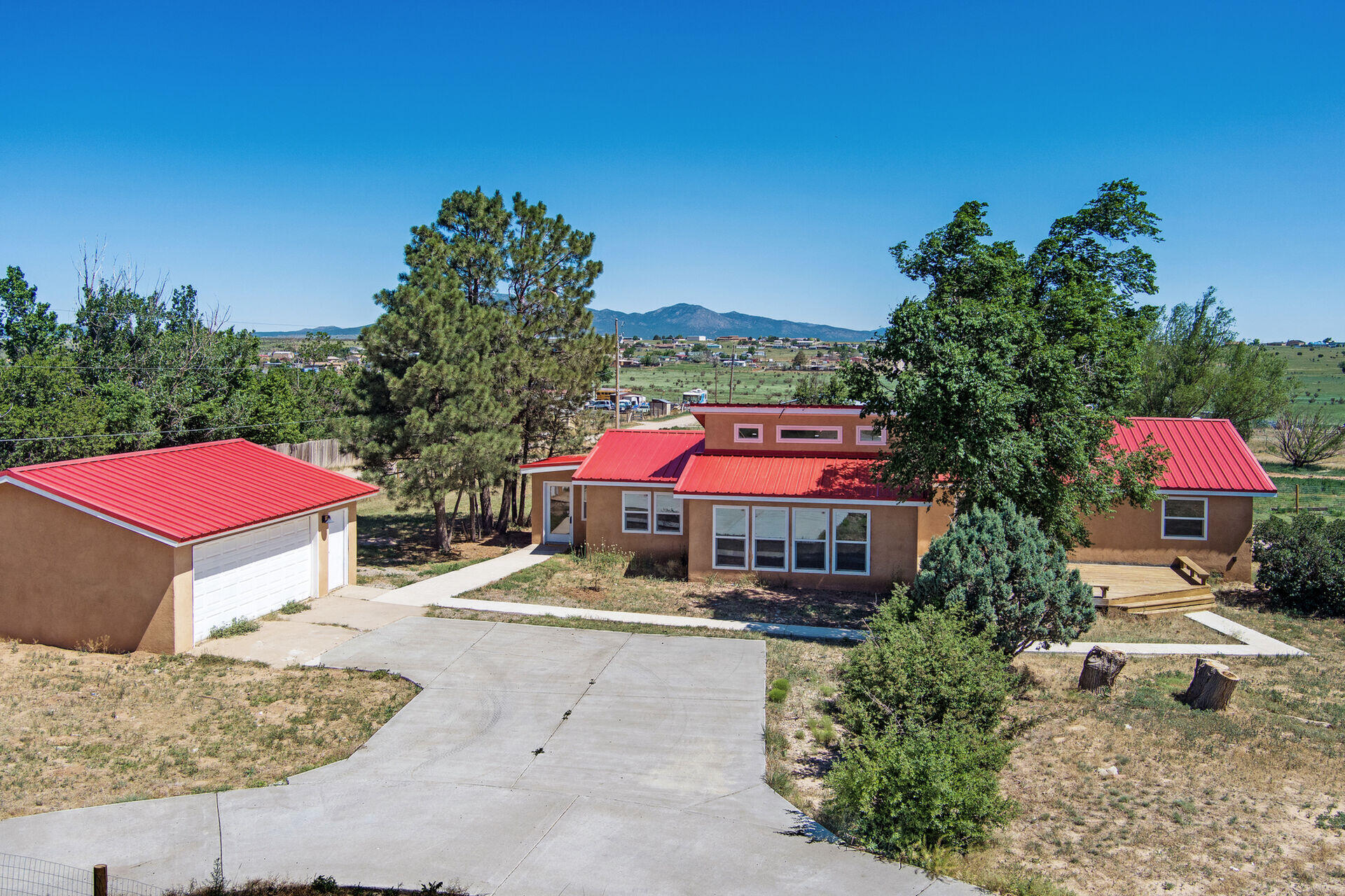 72 Aspen Drive - Main Image