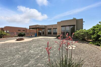 616 5TH Street NE, Rio Rancho