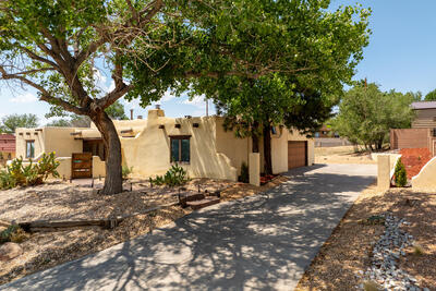 14015 SUNGLOW Road NE, Albuquerque