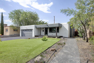 3615 LA HACIENDA Place NE, Albuquerque