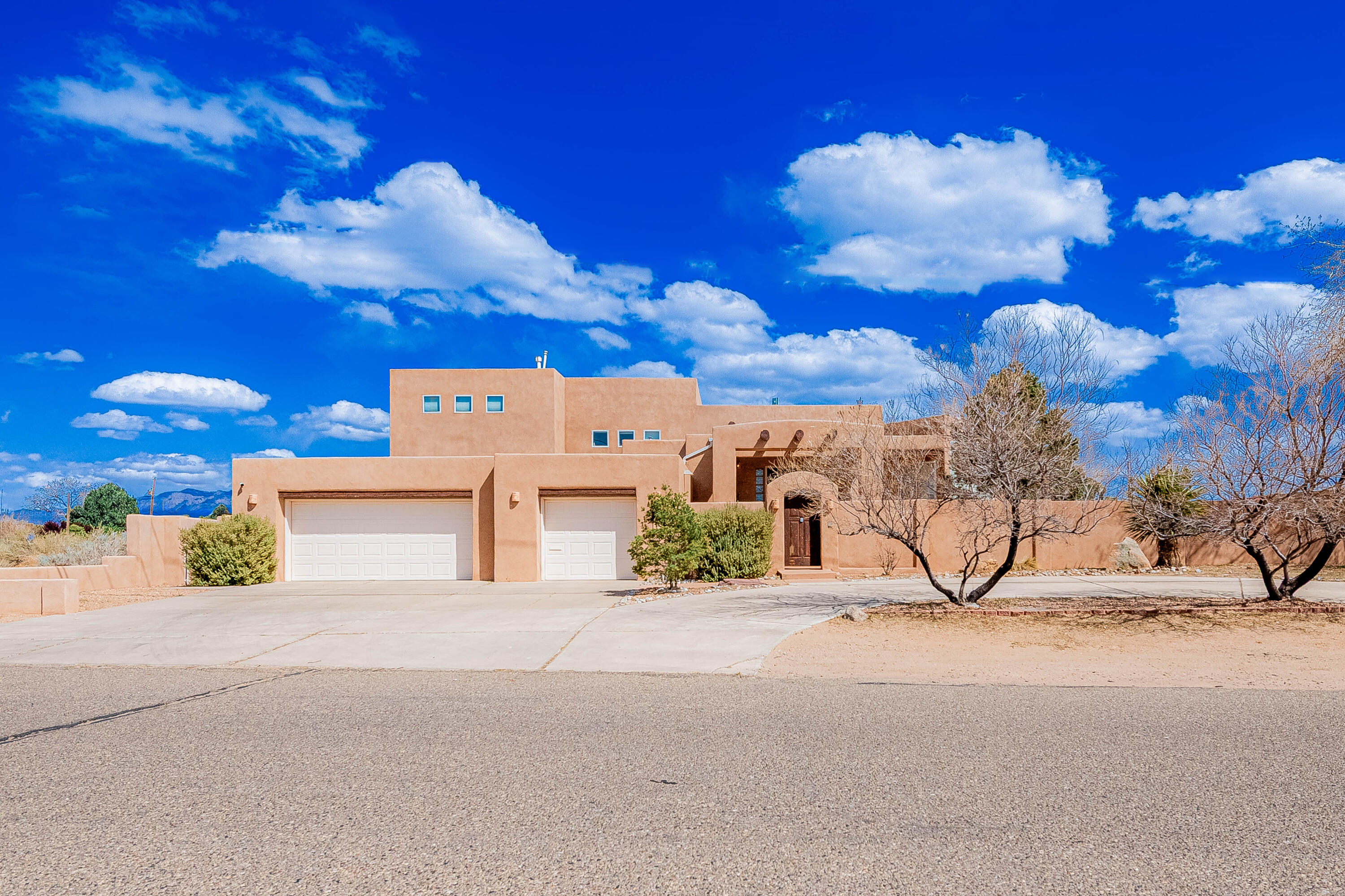 3700 Alamogordo Drive NW - Main Image