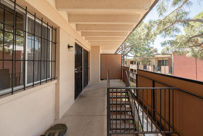 1100 ALVARADO Drive SE 306, Albuquerque