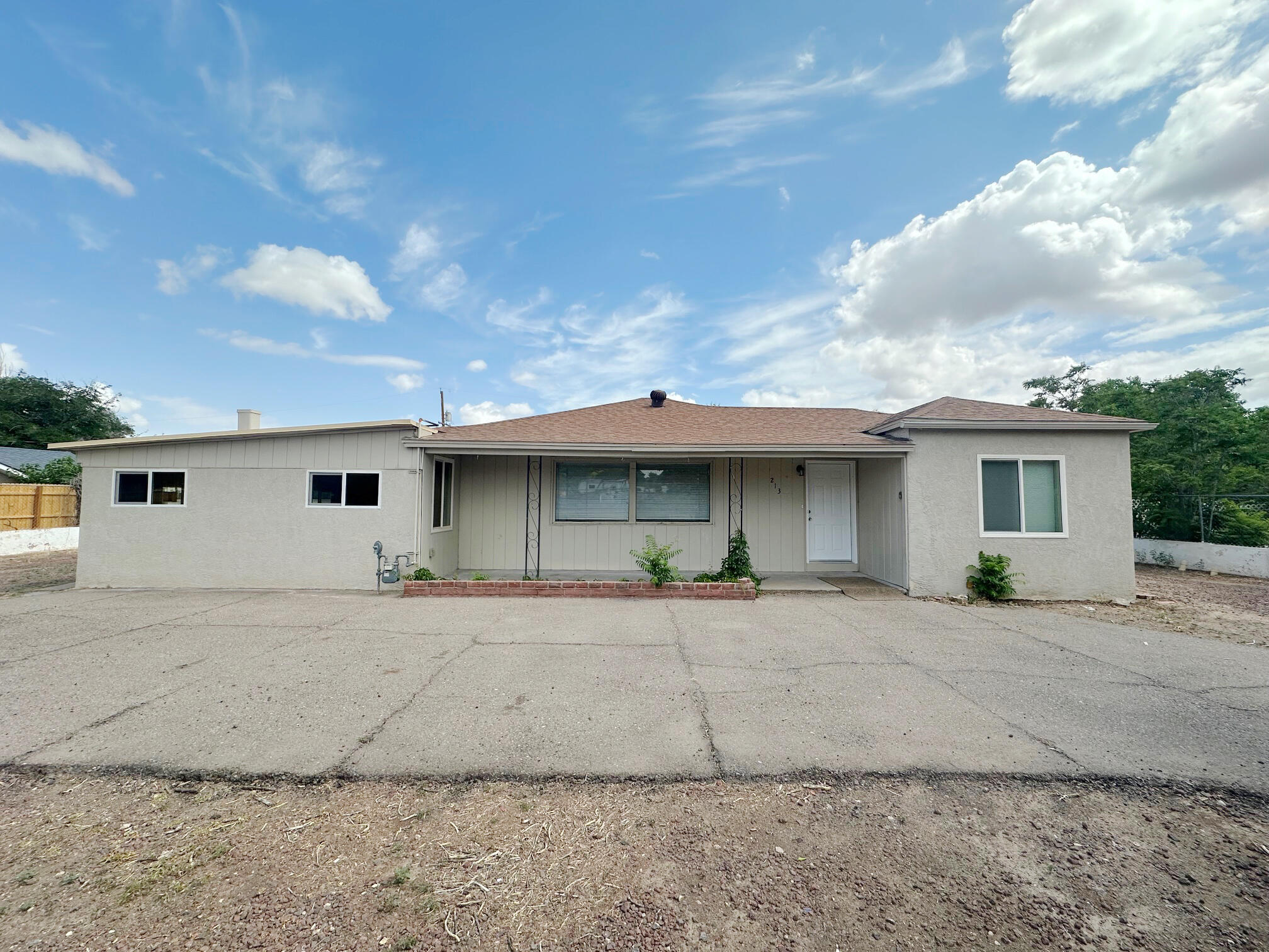 213 GREEN VALLEY Road NW - Main Image