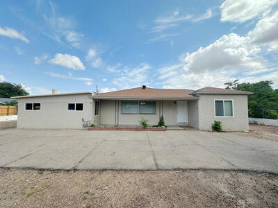 213 GREEN VALLEY Road NW, Los Ranchos