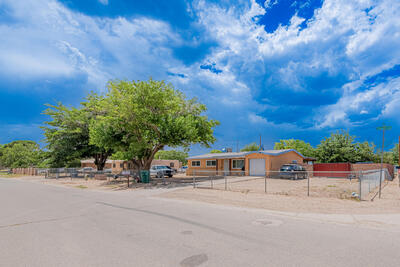 4001 DONALD Road SW, Albuquerque