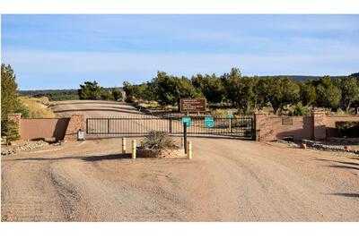 37 CHATO Trail, Mountainair 