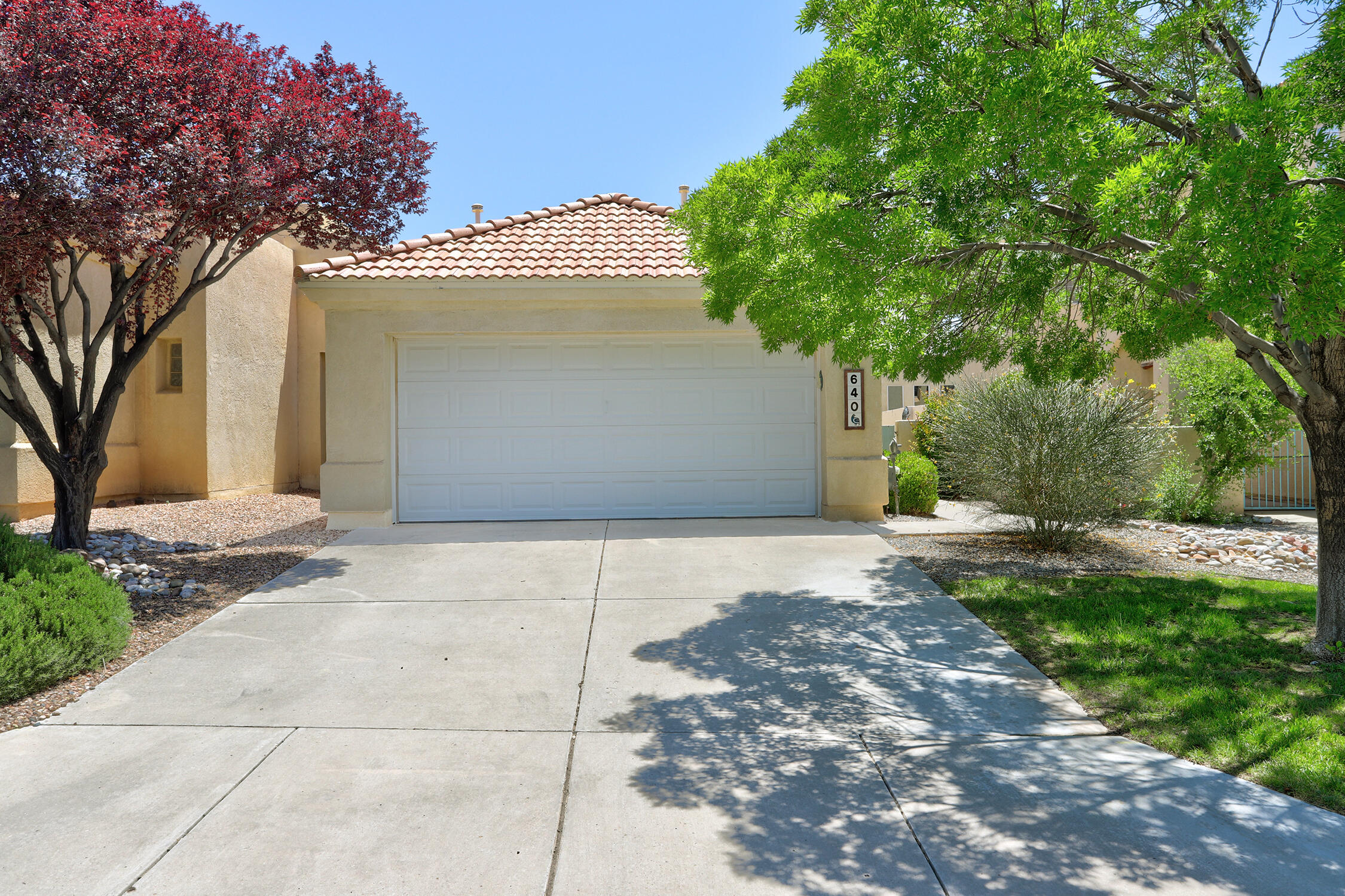 640 RENAISSANCE Loop SE - Main Image