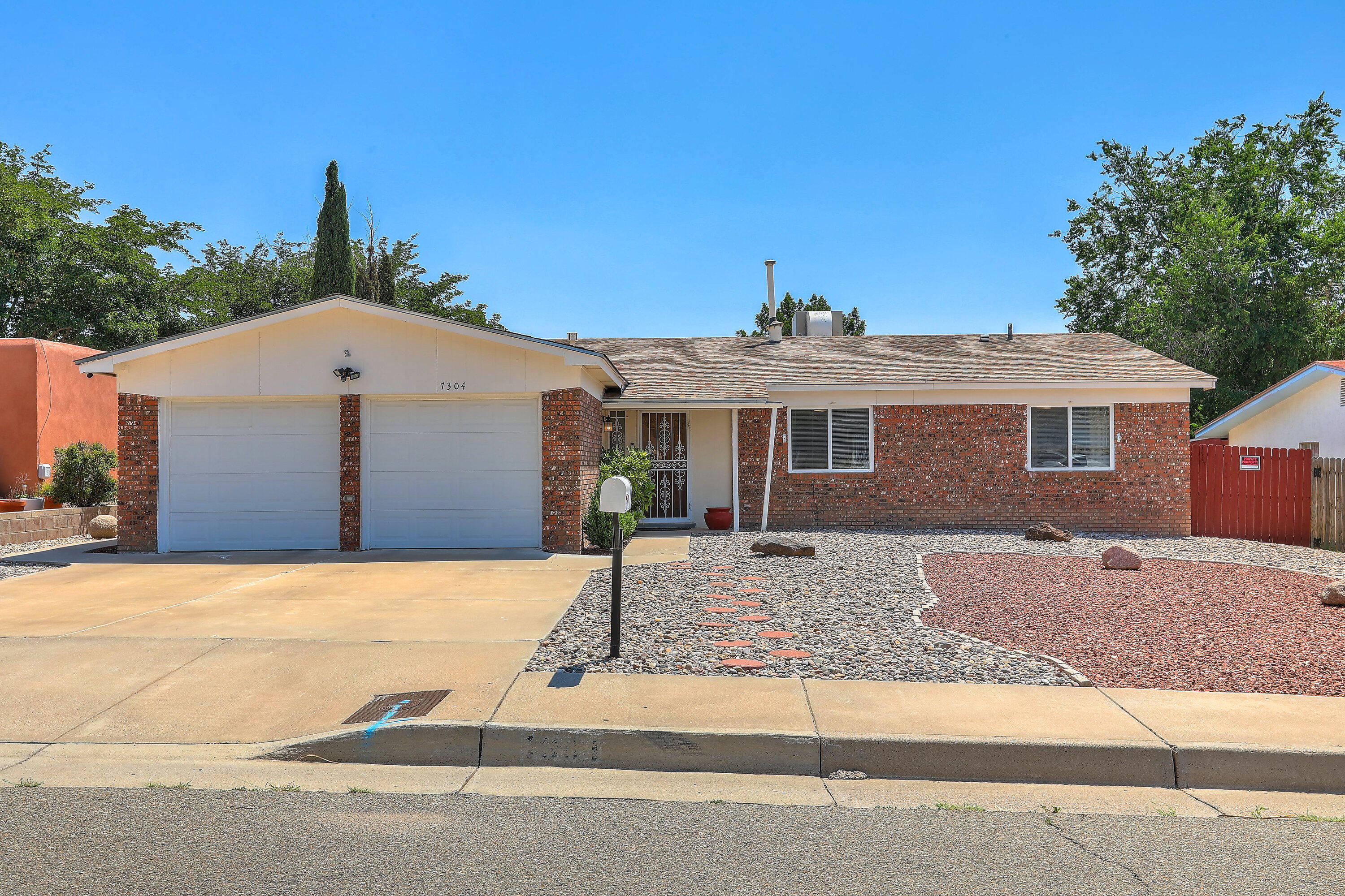7304 DERICKSON Avenue NE - Main Image