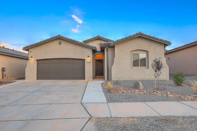 1493 VALLE DE COLORES Road NW, Los Lunas