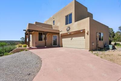 6 DELANTE Court, Edgewood