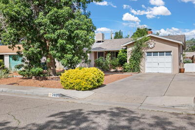 2829 PALOMAS Drive NE, Albuquerque