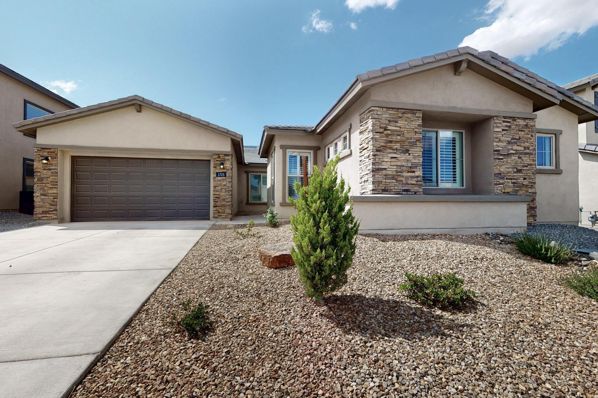 1723 MOUNT HOOD Trail NW - Main Image