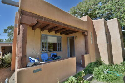 1012 Orchard Place NW, Albuquerque 