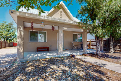 721 EDITH Boulevard SE, Albuquerque