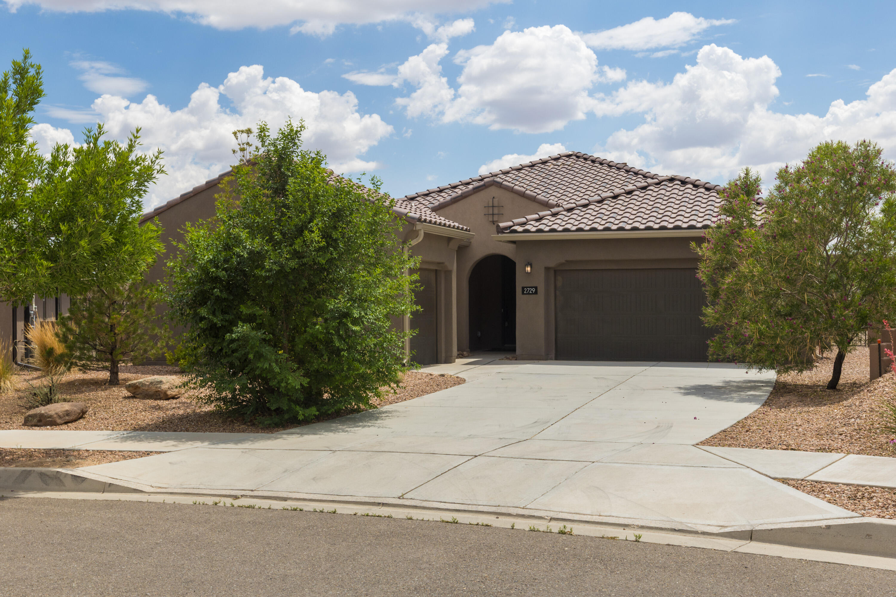 2729 KINGS CANYON Loop NE - Main Image