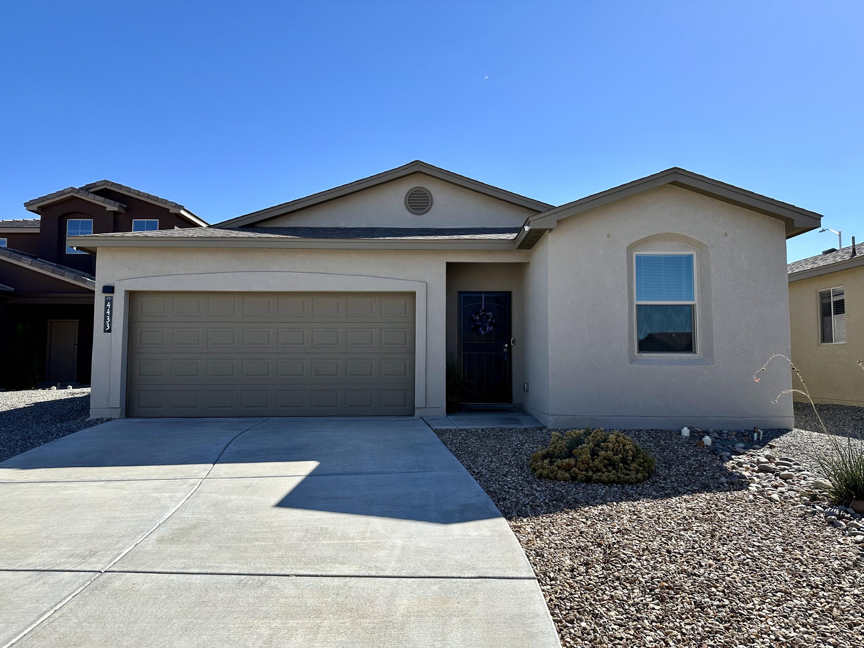 4433 GOLDEN EAGLE Loop NE - Main Image