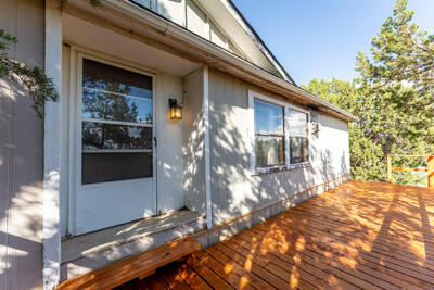 28 SKYLINE Drive, Edgewood 