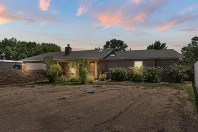 36 PALOMAS Road, Los Lunas 