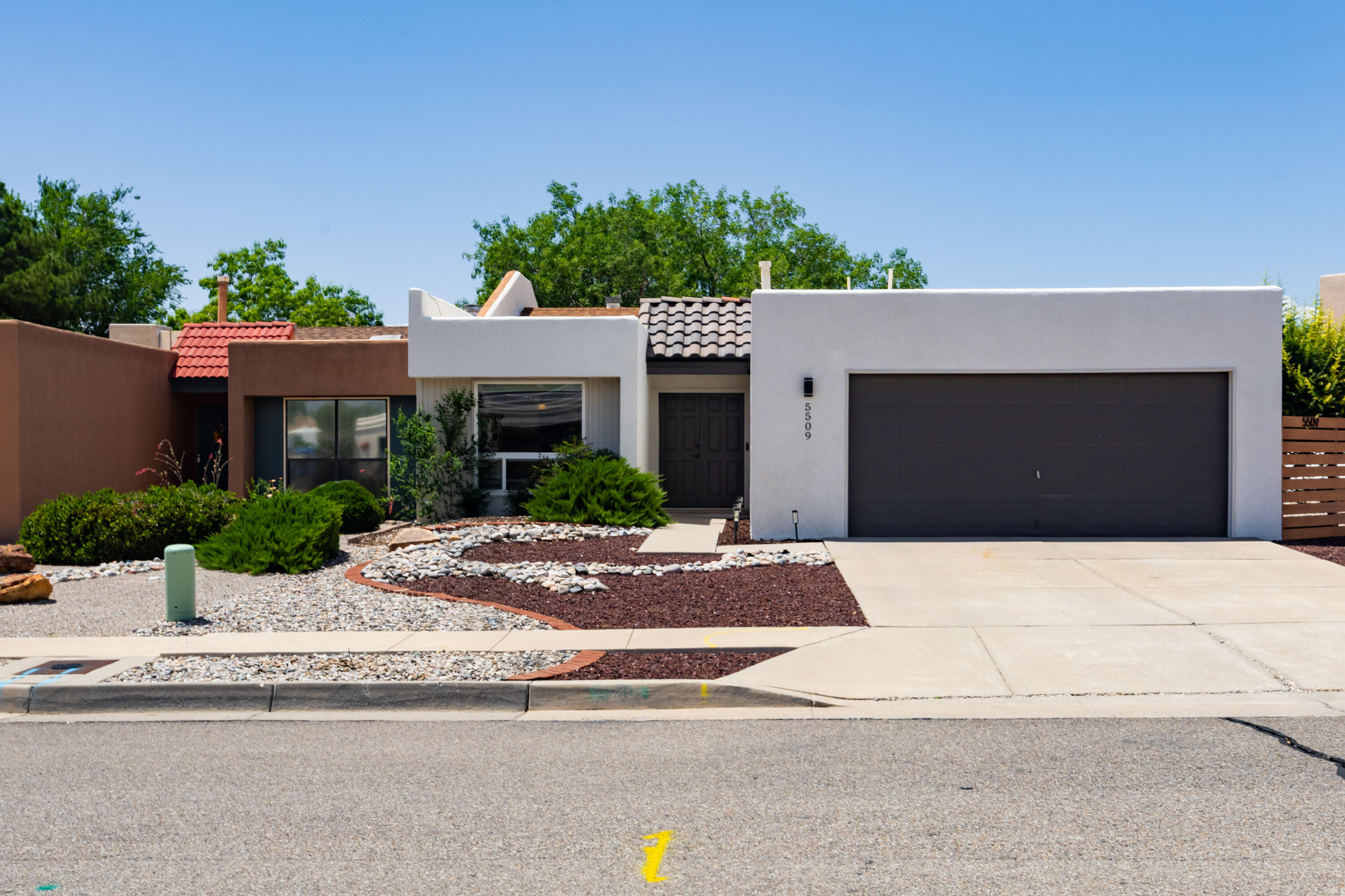 5509 AMIGO Way NE - Main Image