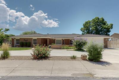 9422 OAKMONT Road NE, Albuquerque