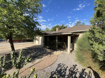 325 SIERRA Place NE, Albuquerque