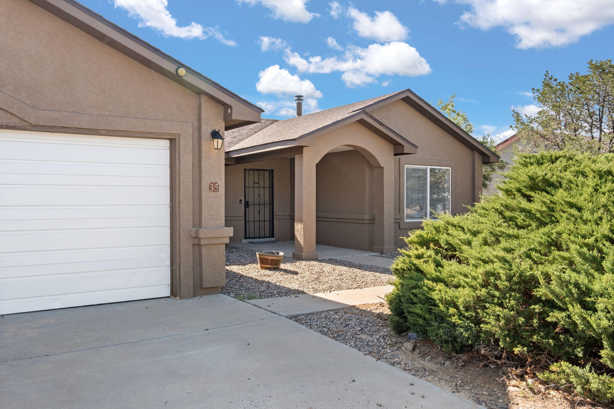 35 MILTON Loop - Main Image