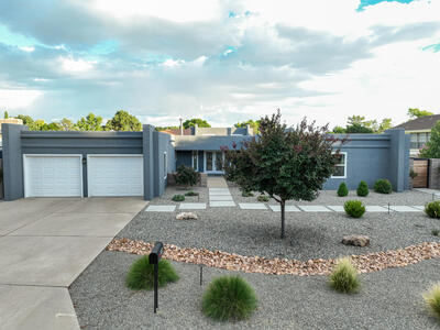 7904 CHARGER Trail NE, Albuquerque