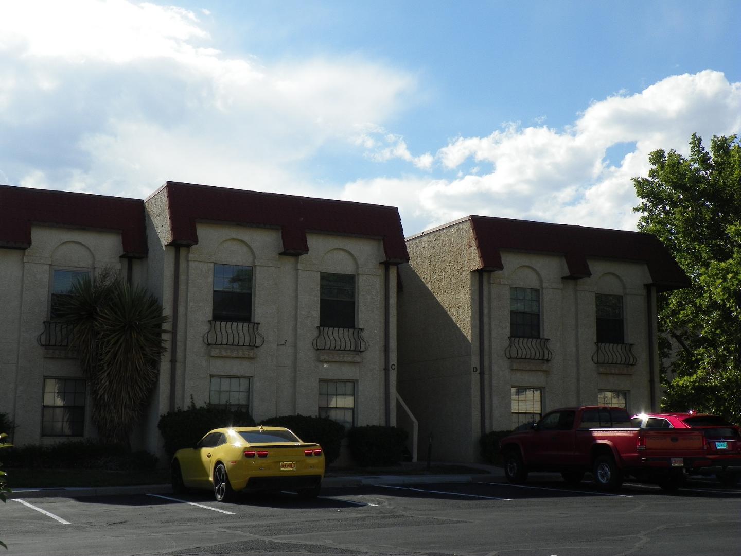 811 Country Club Drive SE Apt 2C - Main Image