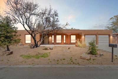 3215 LA MANCHA Drive NW, Albuquerque 