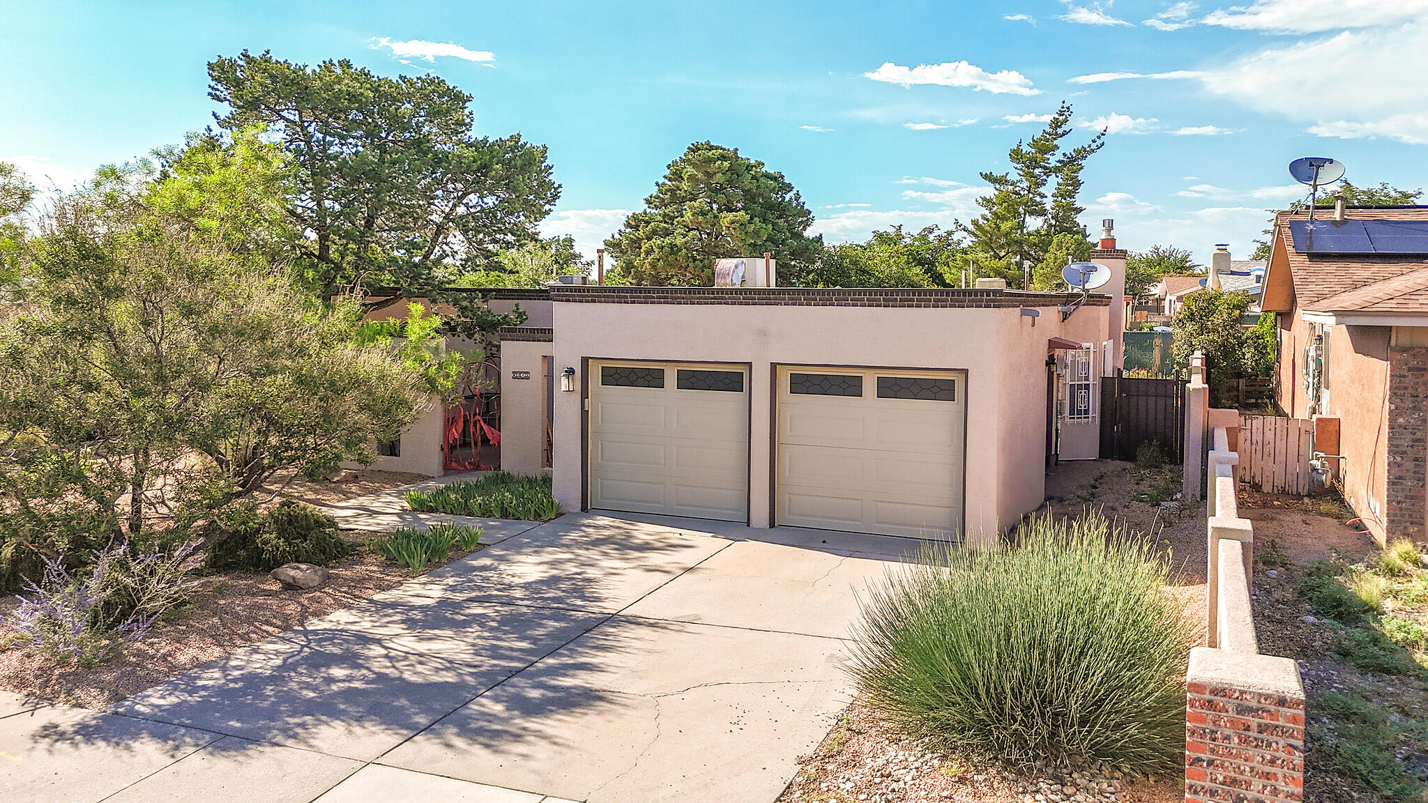 6345 AVENIDA LA COSTA NE - Main Image