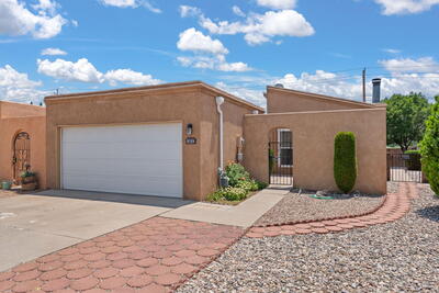 5725 ELMWOOD Drive NE, Albuquerque 