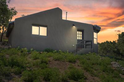 1 PINON Court, Sandia Park