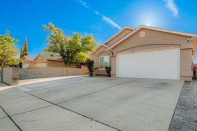 1916 DESERT BREEZE Drive SW, Albuquerque