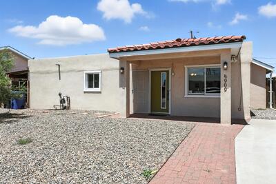 4909 AZTEC Road NE, Albuquerque