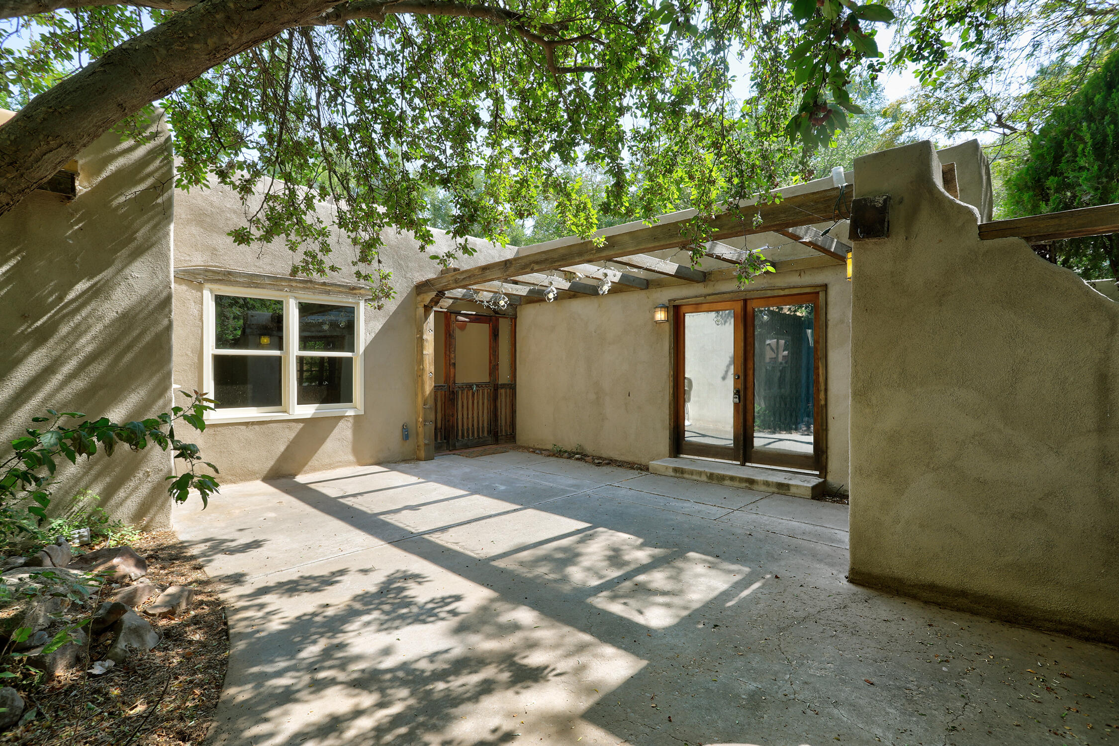 31 MANGHAM Court - Main Image