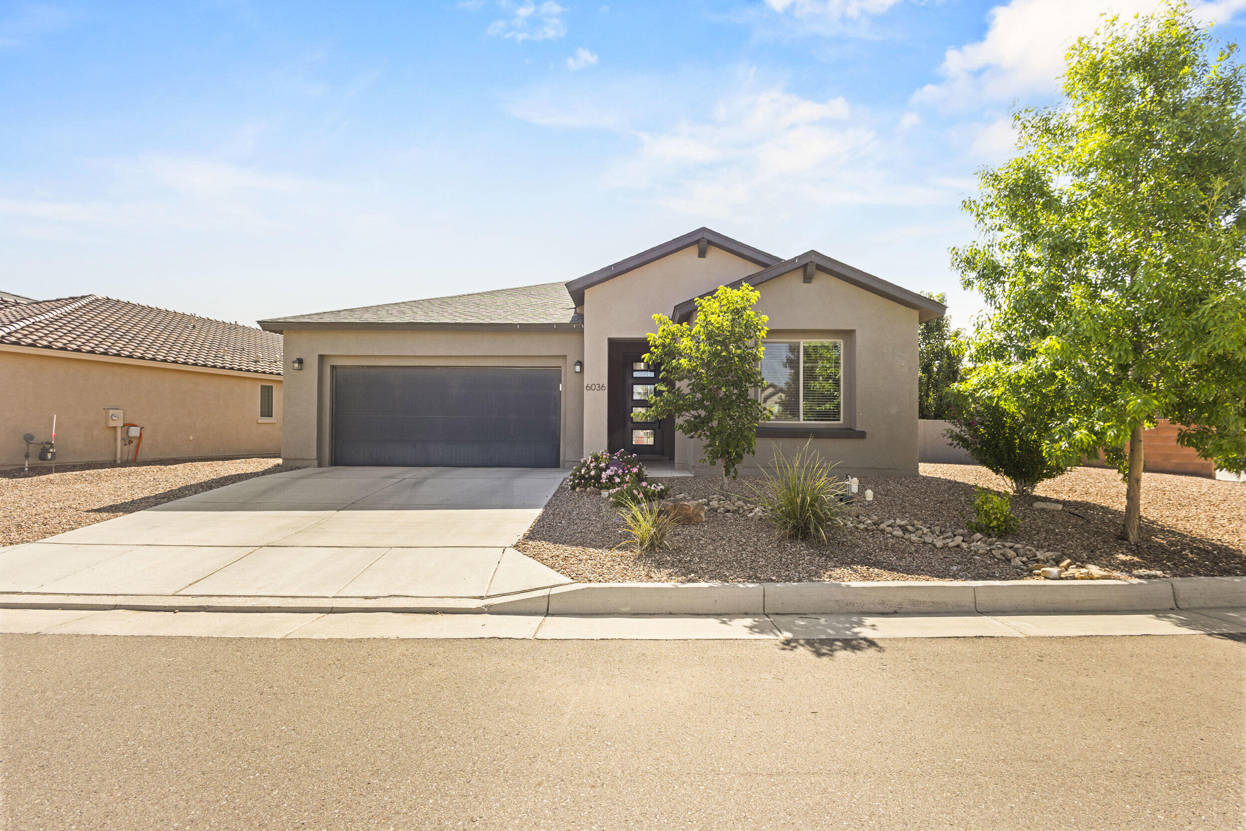 6036 STRAND Loop SE - Main Image